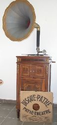 Stand-Grammophon II-05k